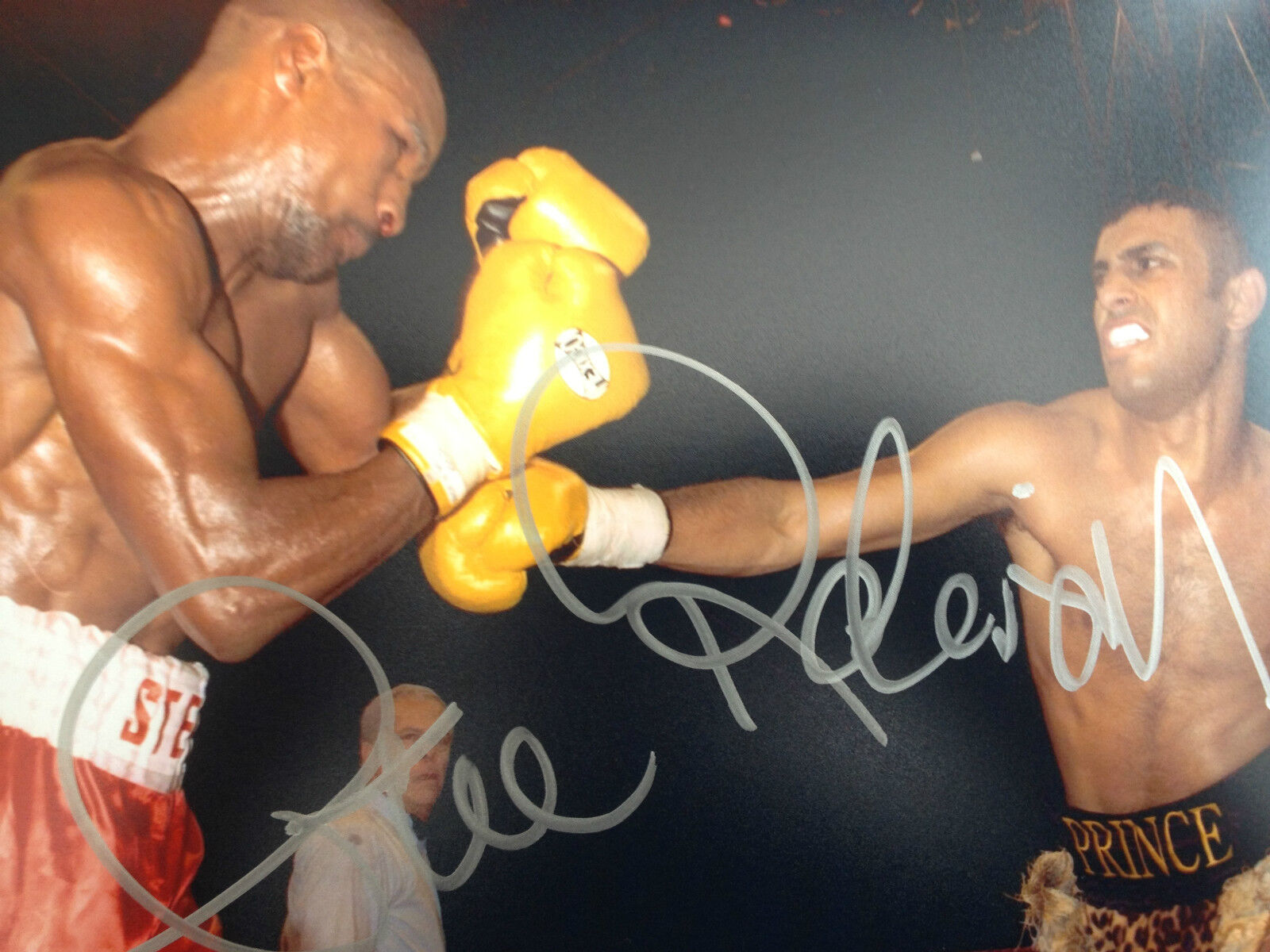 STEVE ROBINSON - WORLD CHAMPION BOXER - SIGNED COLOUR Photo Poster painting v NASEEM HAMED