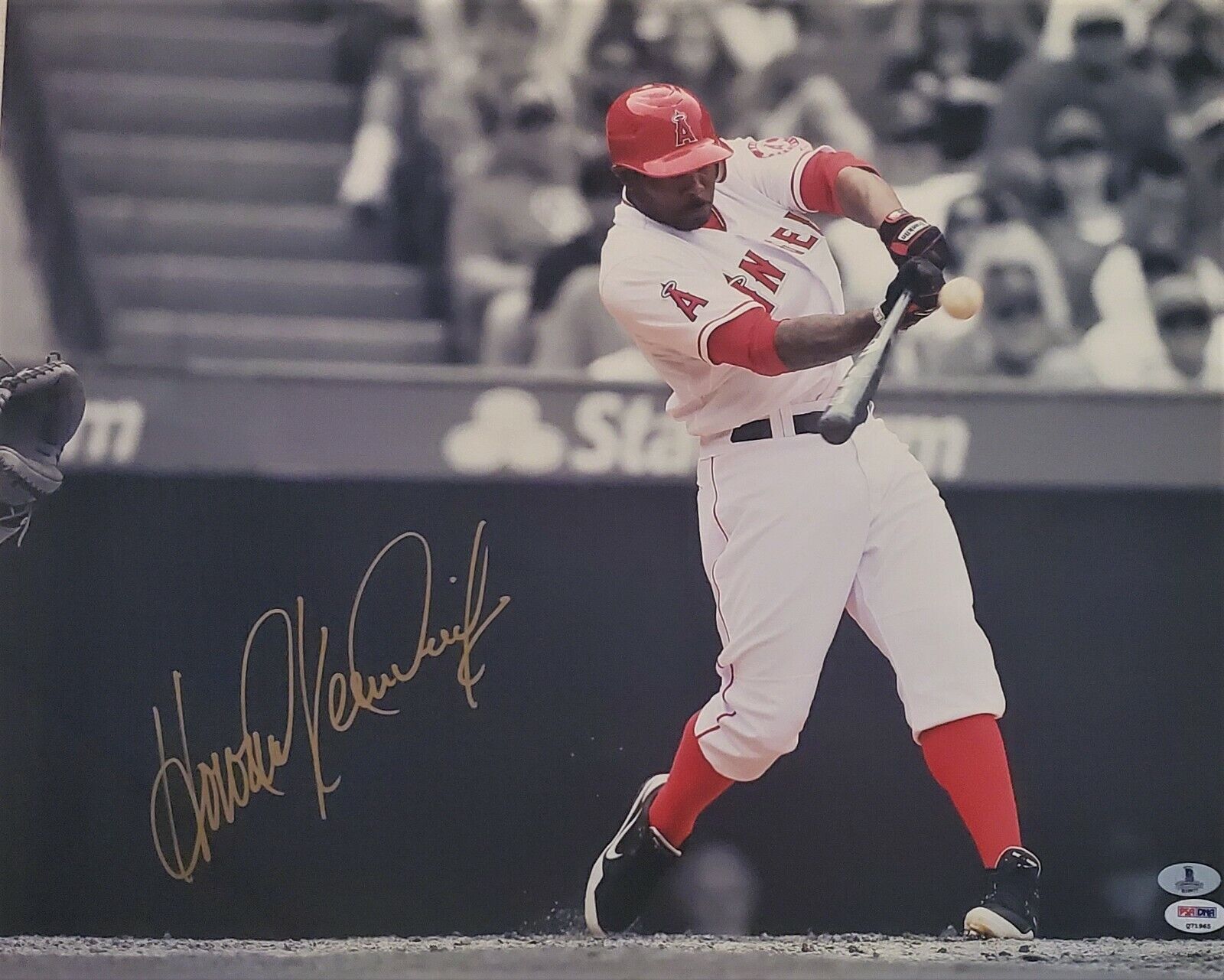 Autographed 16x20 HOWIE KENDRICK Los Angeles Angels Photo Poster painting Beckett Hologram