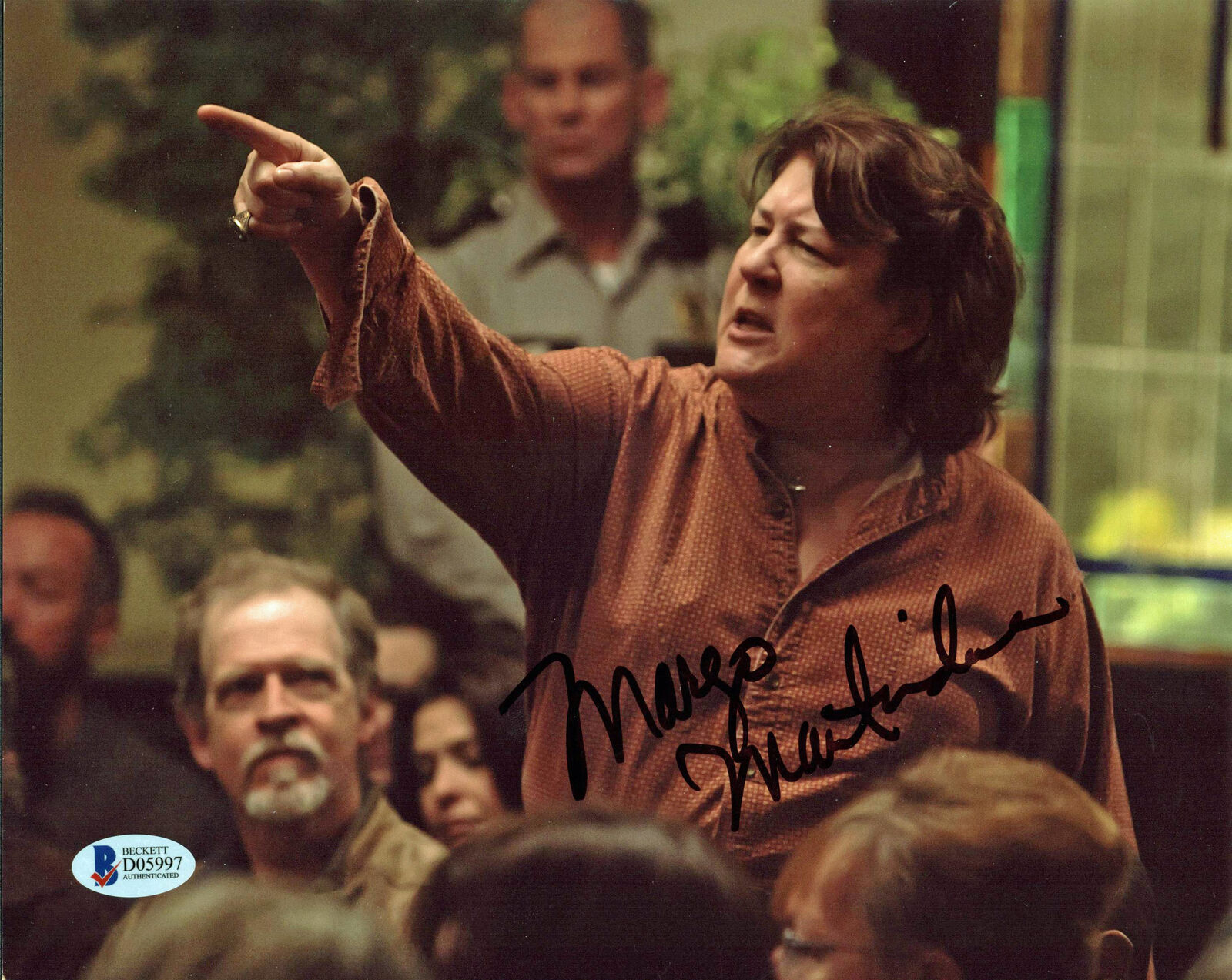 Margo Martindale Justified Authentic Signed 8x10 Photo Poster painting Autographed BAS #D05997