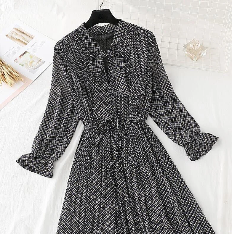 2020 Elegant Women Dress Vintage Bow Polka Dot Print Loose Midi Dress Female Casual Ruffles Pleated Chiffon Dresses Vestidos