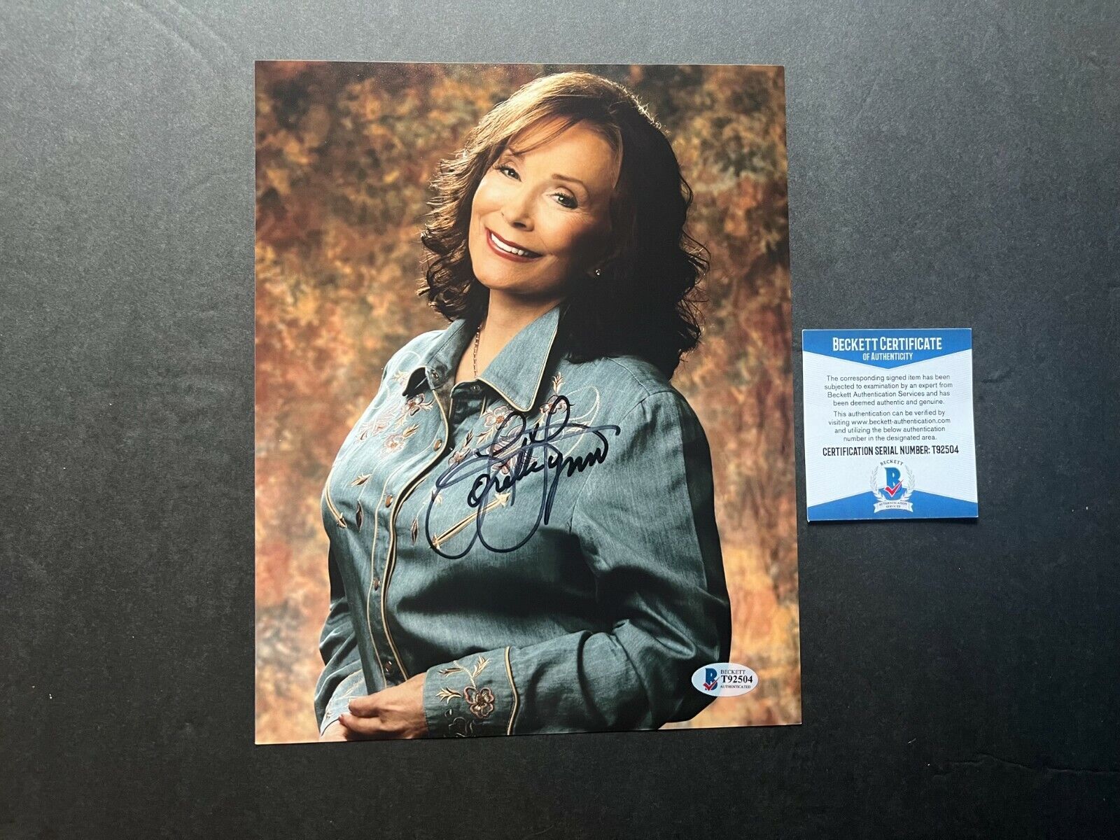 Loretta Lynn Rare! signed autographed country legend 8x10 Photo Poster painting Beckett BAS coa