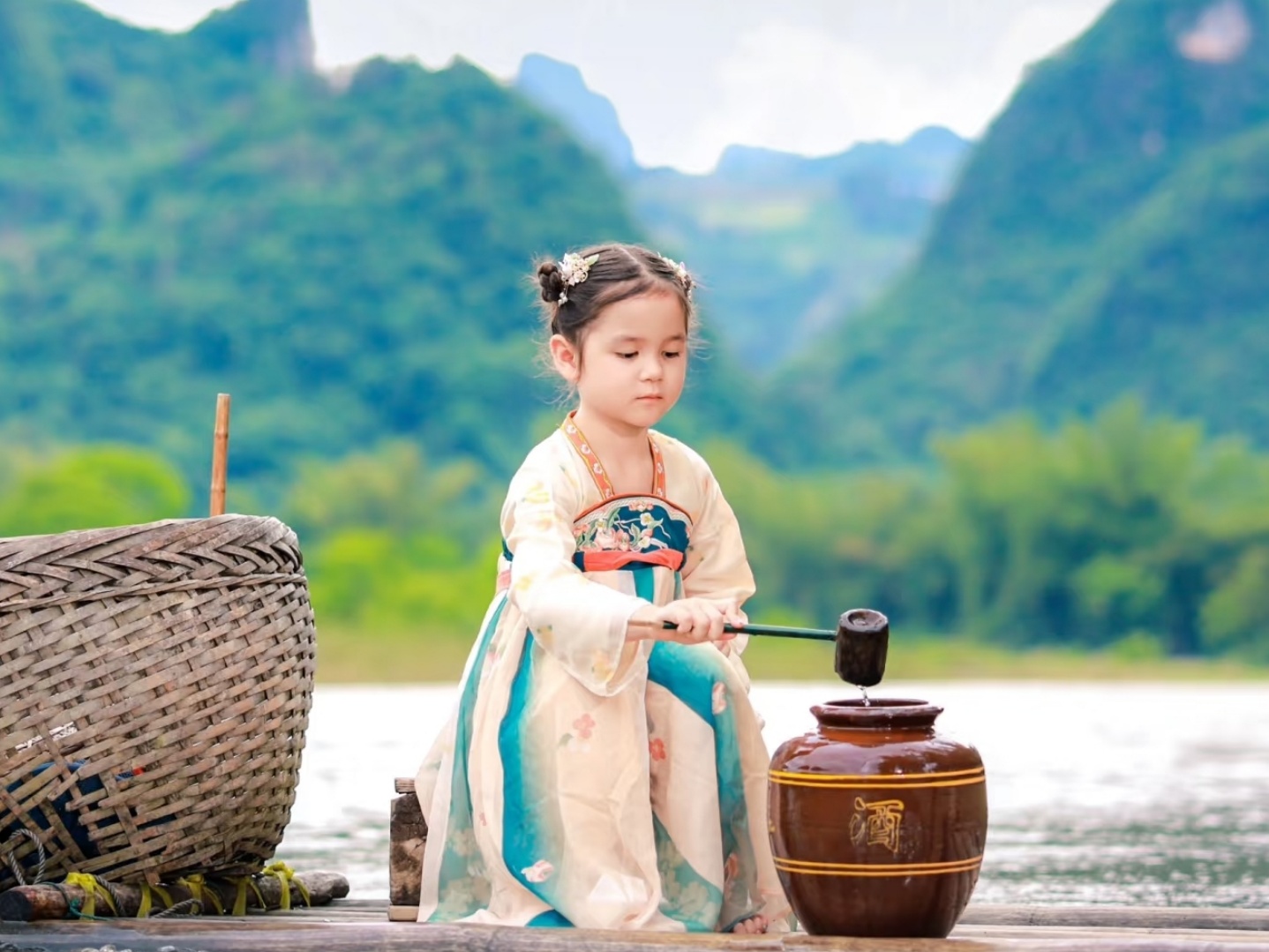 1 Day Experience the Elegance of Ancient China | Hanfu Rental & Styling for Kids