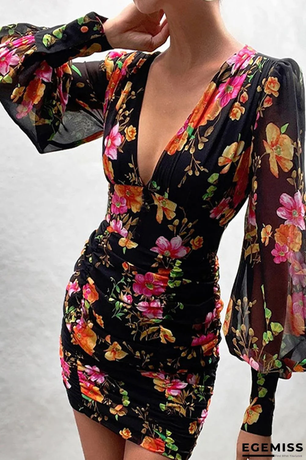 Fashion Sexy Mixed Printing Fold V Neck Wrapped Skirt Dresses | EGEMISS