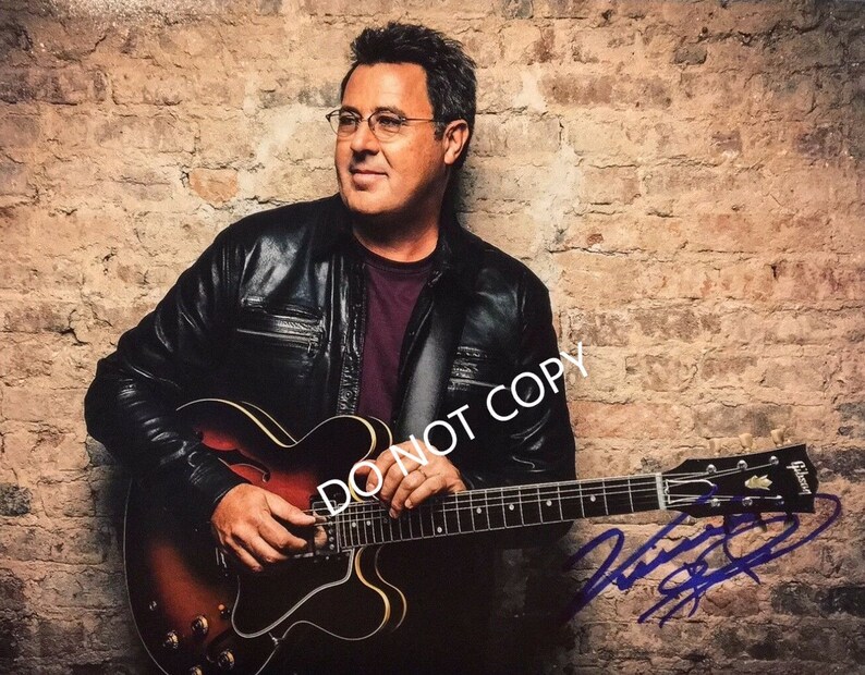 VINCE GILL 8 x10 20x25 cm Autographed Hand Signed Photo Poster painting