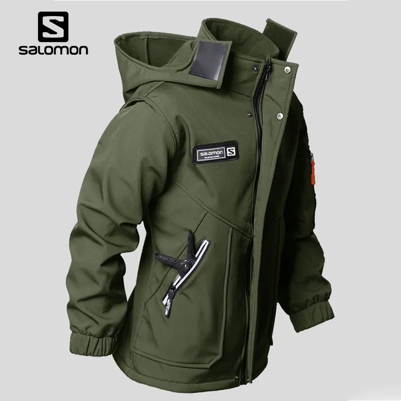 P&aacute;nsk&aacute; nepromokav&aacute; turistick&aacute; bunda Salomon je tepl&aacute; a pohodln&aacute;