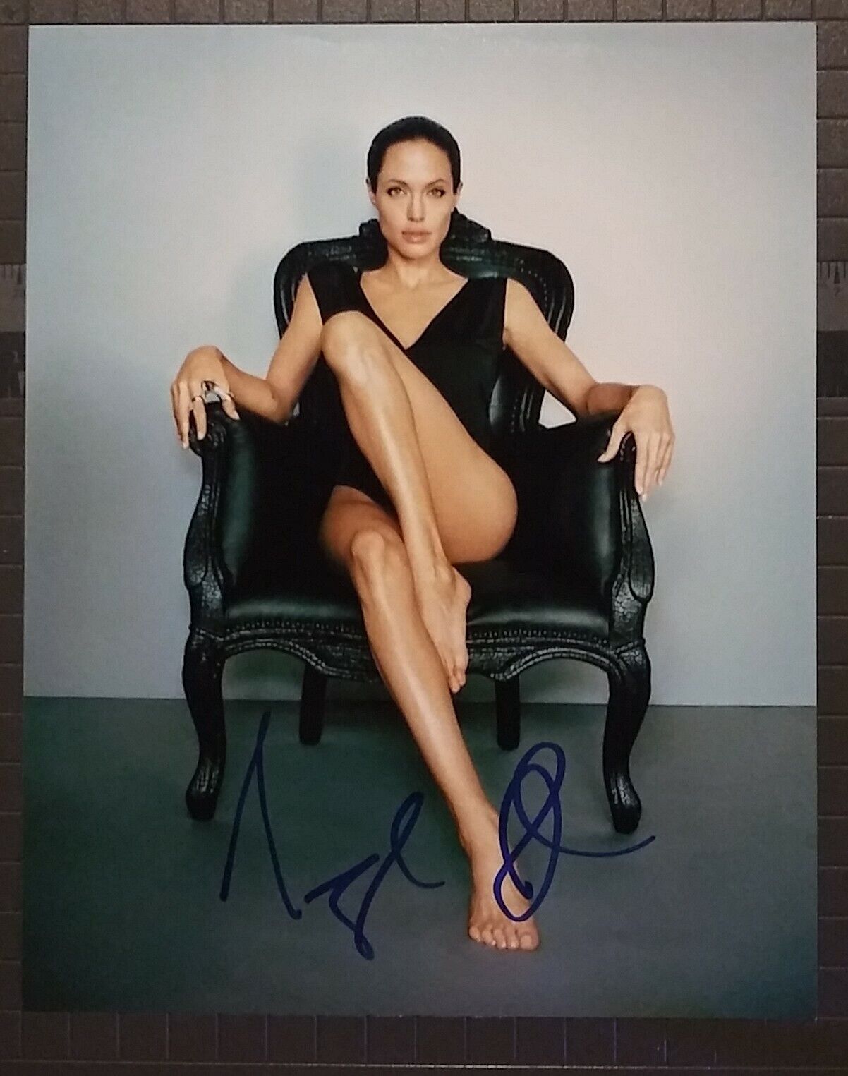 Angelina Jolie signed 8x10