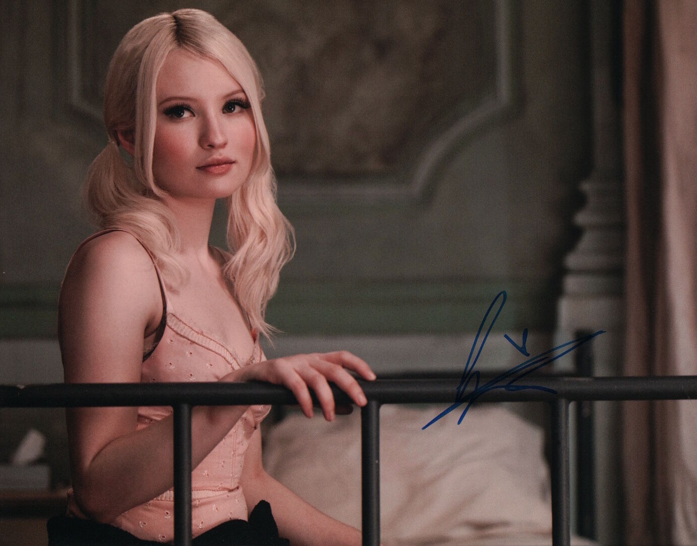 Emily Browning signed 11x14 Photo Poster painting