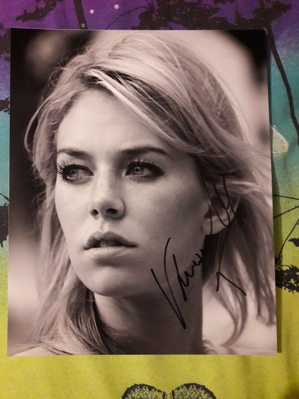 Vanessa Kirby - Autograph - actor - signed Photo Poster painting