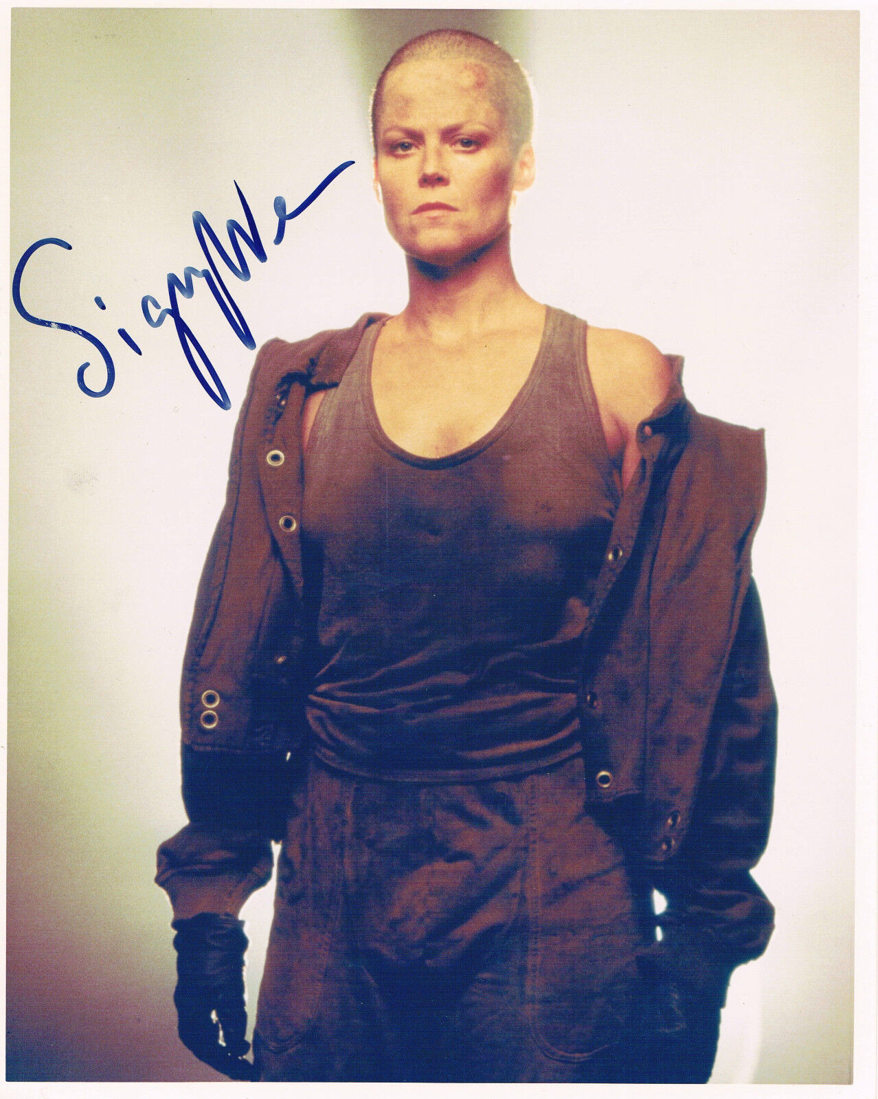 Sigourney Weaver 1949- genuine autograph signed 8x10