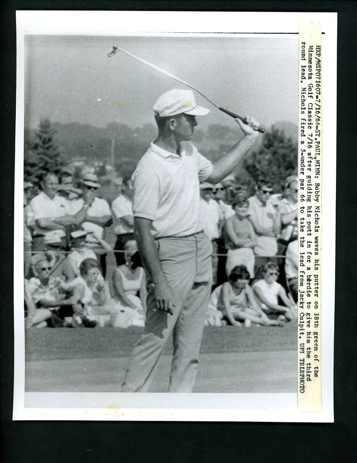 Bobby Nichols putting at Minnesota Golf Classic 1966 Press Photo Poster painting Keller Course