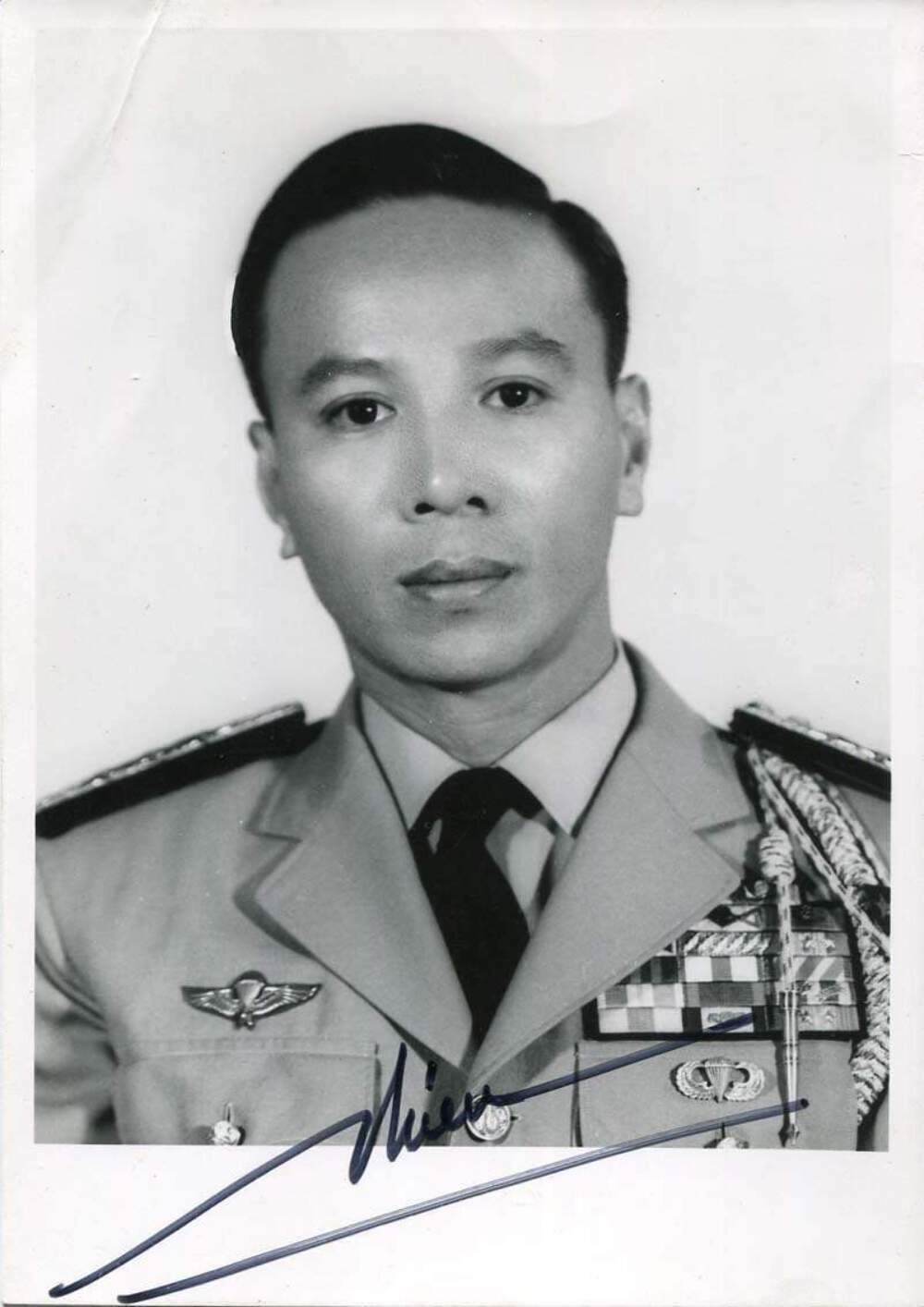 Nguyen Van Thieu VIETNAM autograph, signed vintage Photo Poster painting