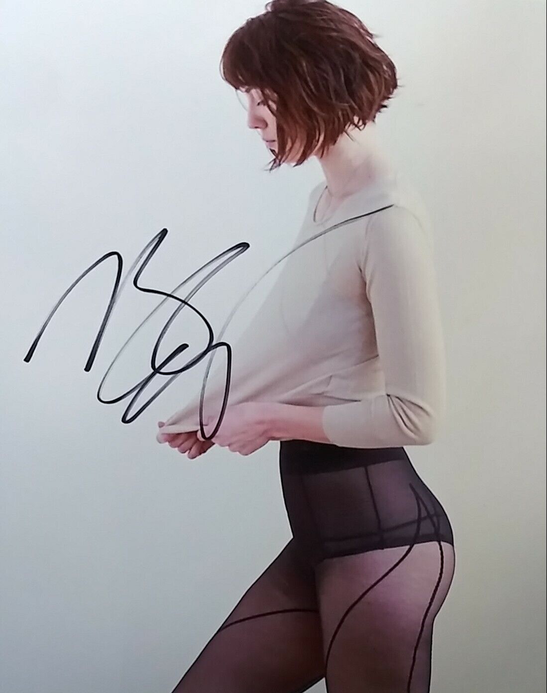 Mary Elizabeth Winstead signed 8x10