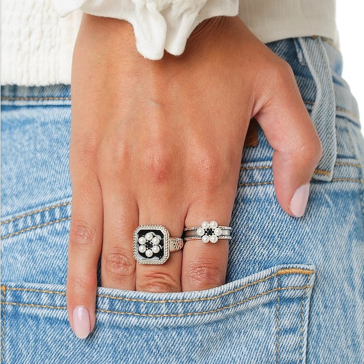 Black Vintage Pearl Rings