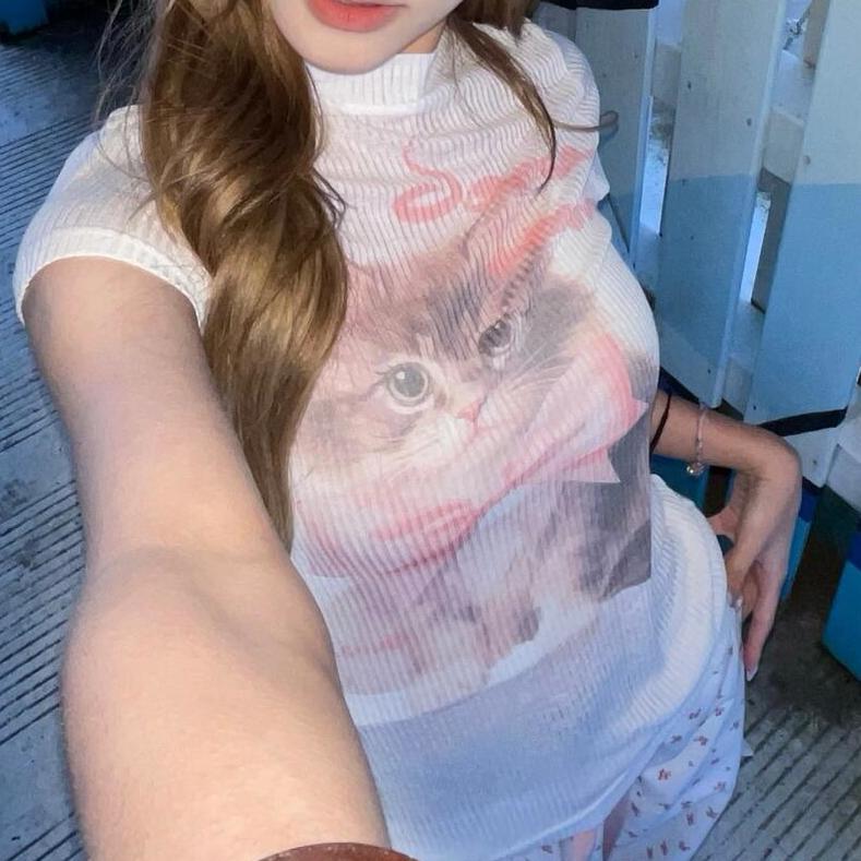 Gamistine Y2K Aesthetic Cat Print T-Shirt – Vintage Slim Grunge Crop Top for Women  
