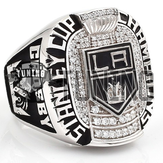 NHL: Kings get rings, raise Stanley Cup banner - CBS News