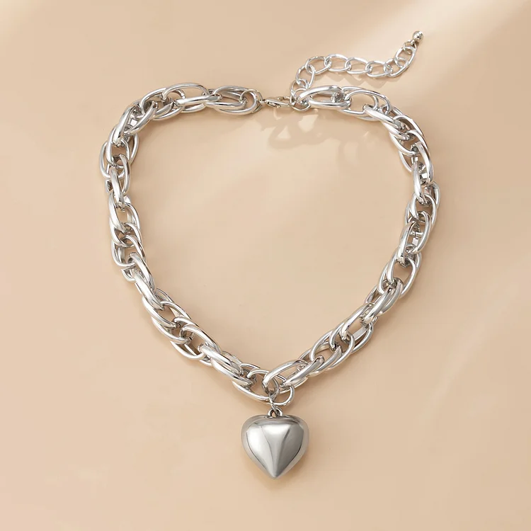Ladies hollow-out simple love pendant necklace