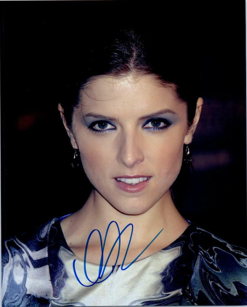 Anna Kendrick signed 8x10 Picture nice autographed Photo Poster painting pic with COA