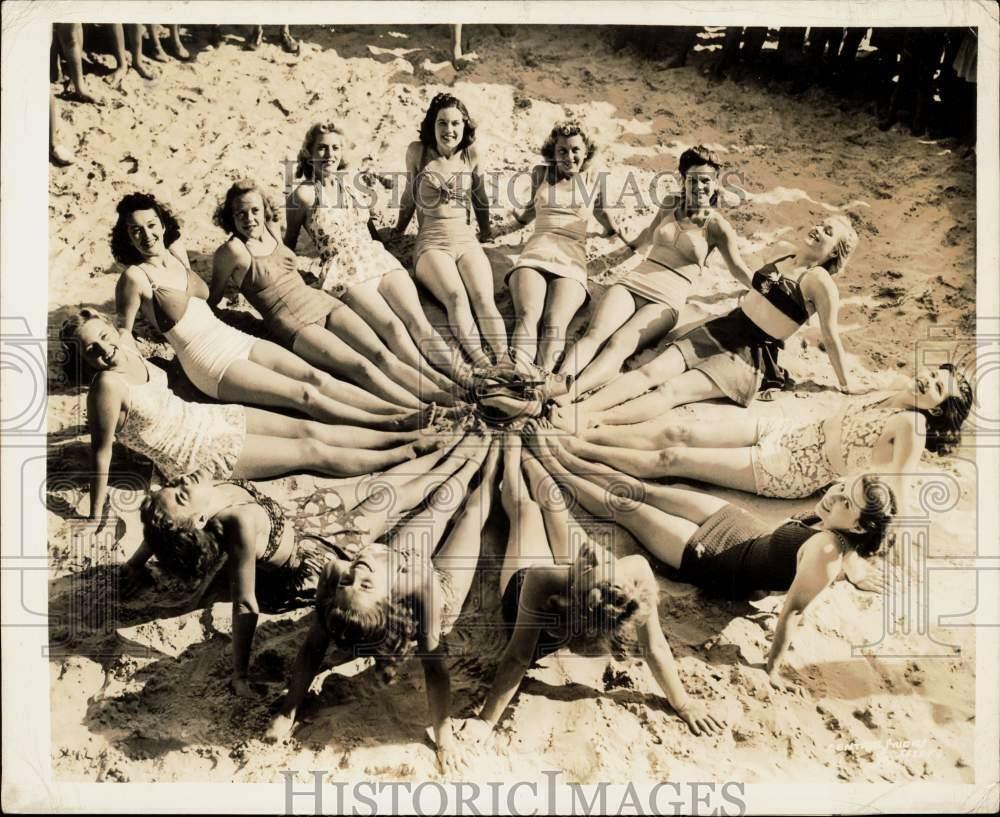 Press Photo Poster painting Ice Capades performers sun bathe on an Atlantic City beach