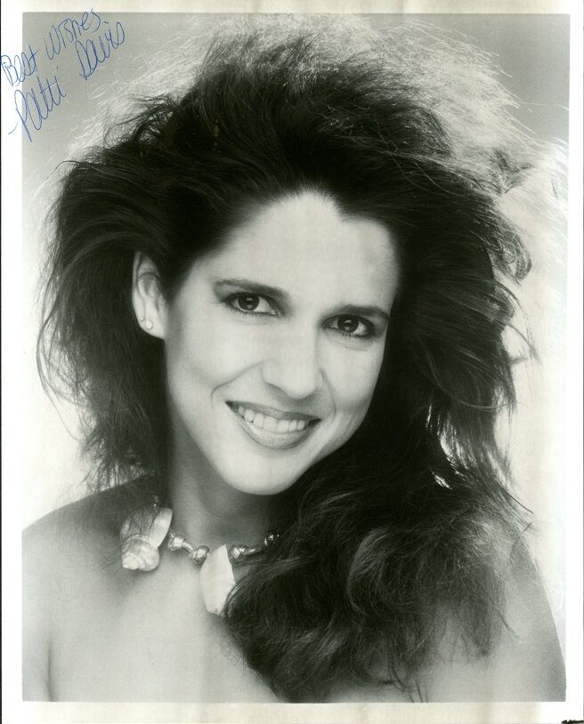 Lovely PATTI DAVIS Signed Photo Poster painting