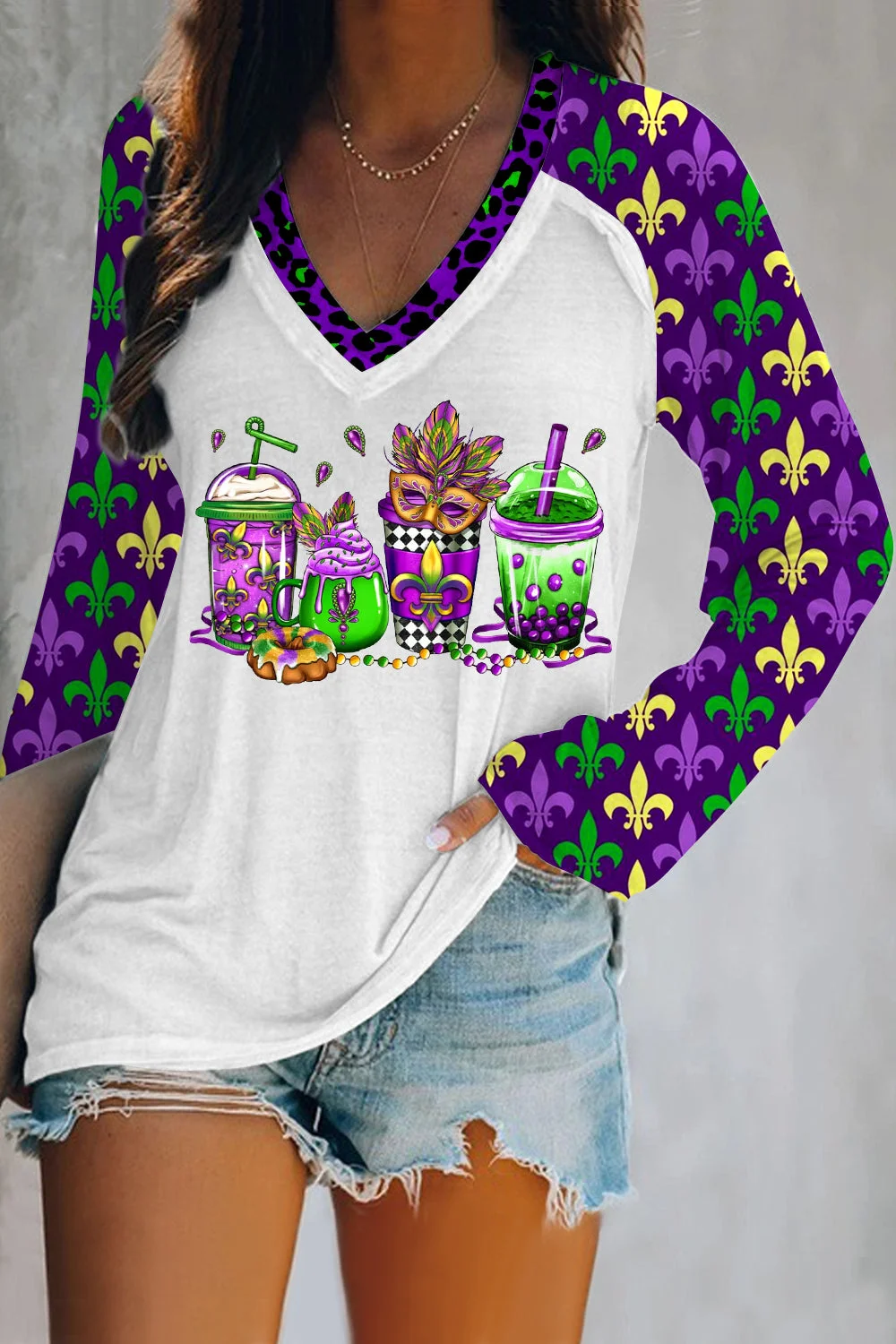 Mardi Gras Coffee Cups Mask King Cake Fleur De Lis Leopard Print V-Neck Long Sleeve Tee