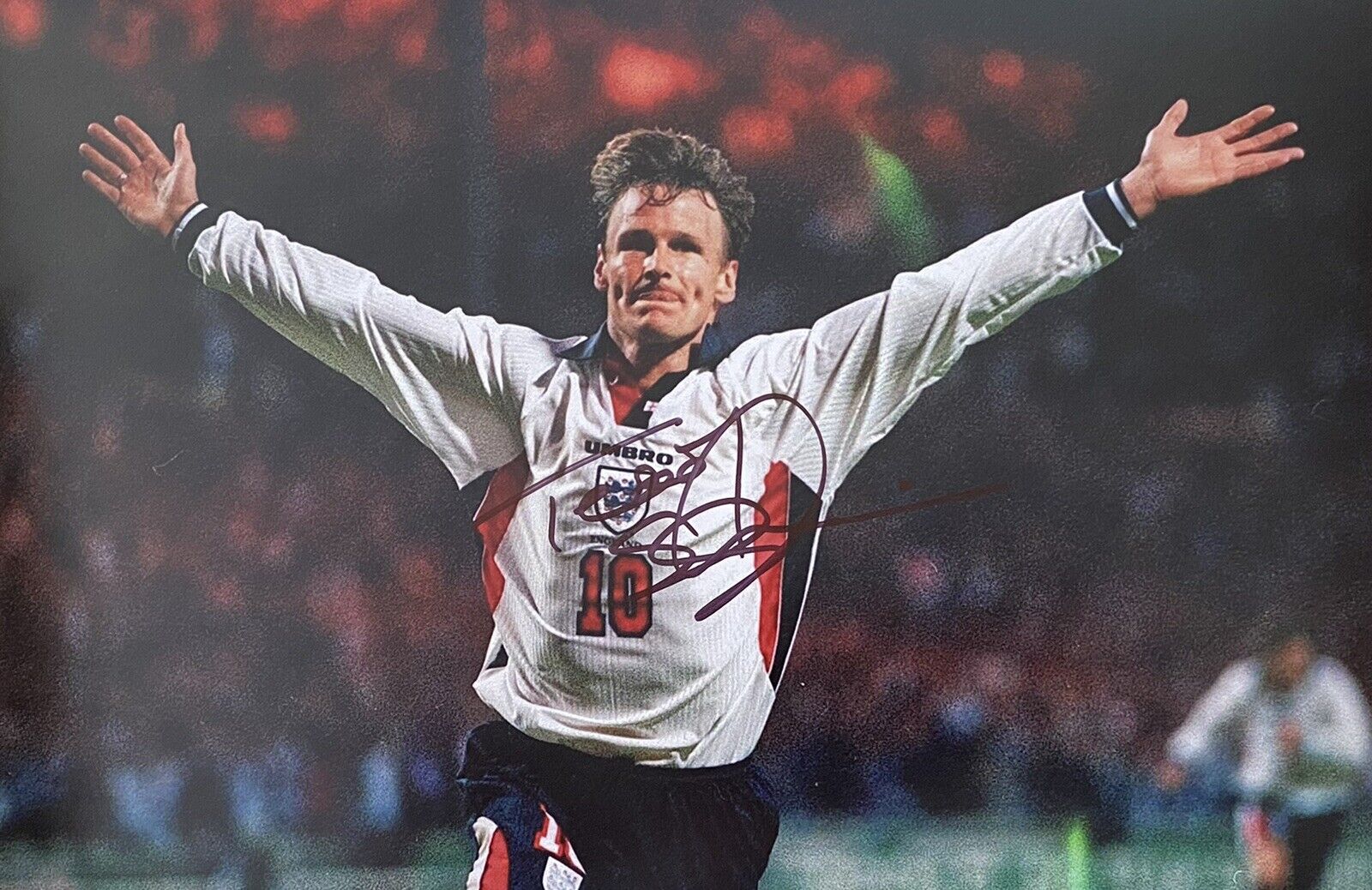 Teddy Sheringham Genuine Hand Signed England 12x8 Photo Poster painting