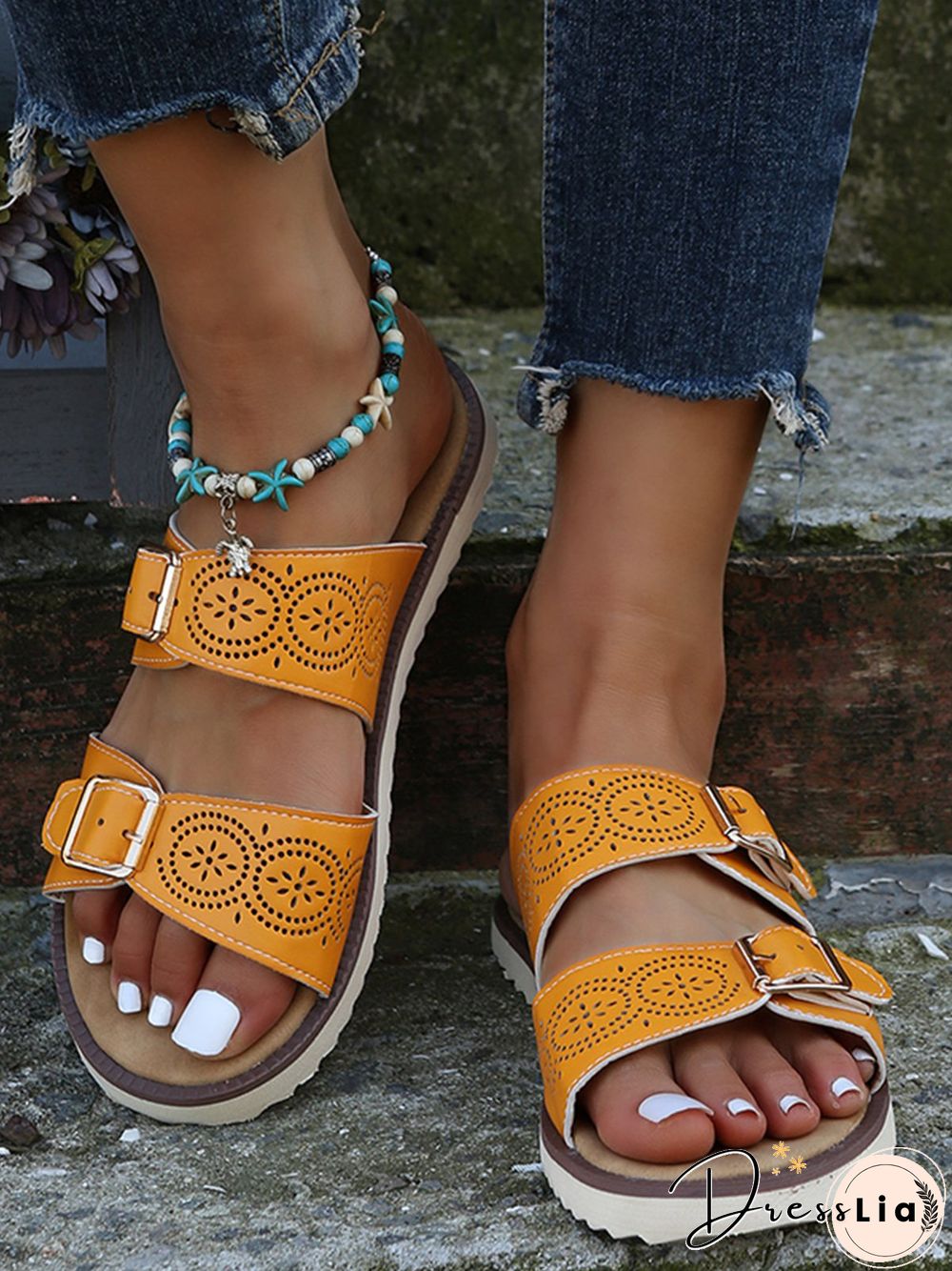 Cutout Buckle Casual Beach Slippers