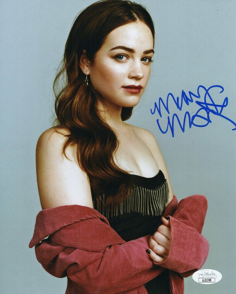 Mary Mouser Autograph 8x10 Photo Poster painting Cobra Kai Samantha LaRusso Signed