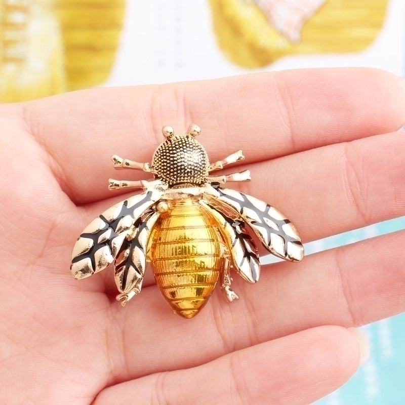 Casual Cute Pastoral Insect Beetles Bee Alloy Inlay Rhinestones Unisex Brooches