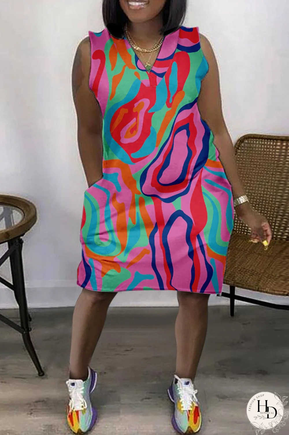 Black Fashion Casual Print Patchwork V Neck Sleeveless Plus Size Dress