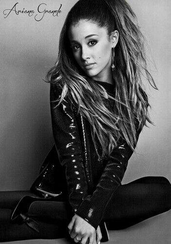 ARIANA GRANDE POSTER 2 - HIGH GLOSS Photo Poster painting POSTERS - INSERTS PERFECT FOR FRAMING