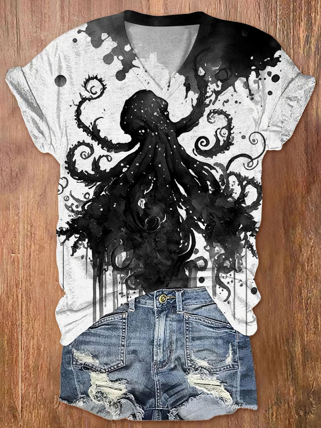 Comstylish Retro Watercolor Mutated Octopus Print V-Neck T-Shirt