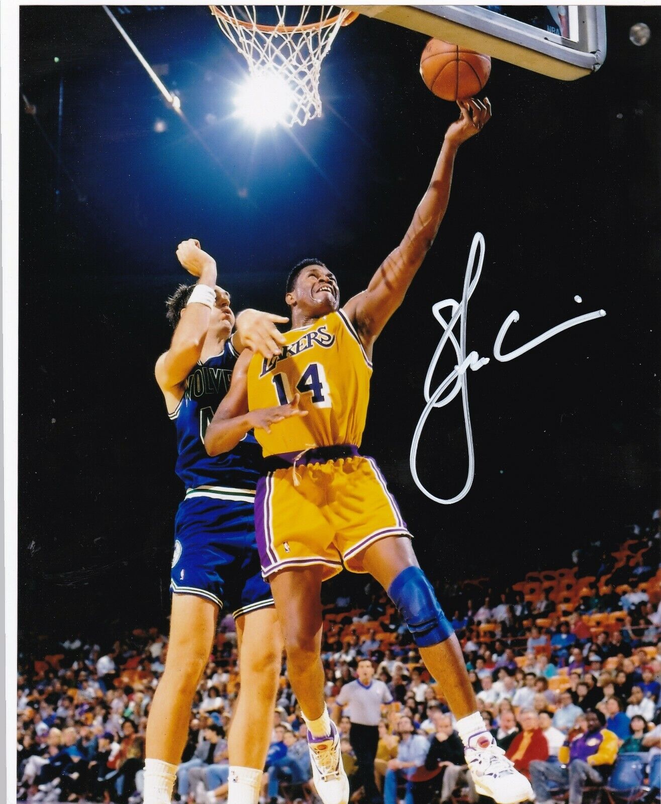 SAM PERKINS LOS ANGELES LAKERS ACTION SIGNED 8x10