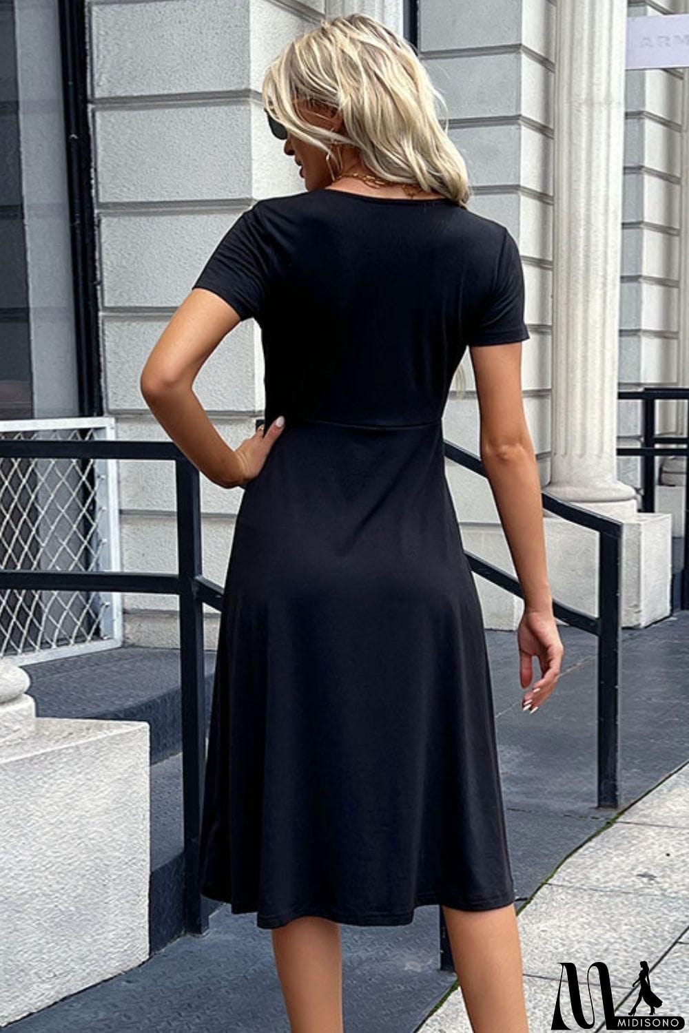 MidiSono - Buttoned Short Sleeve Slit Dress