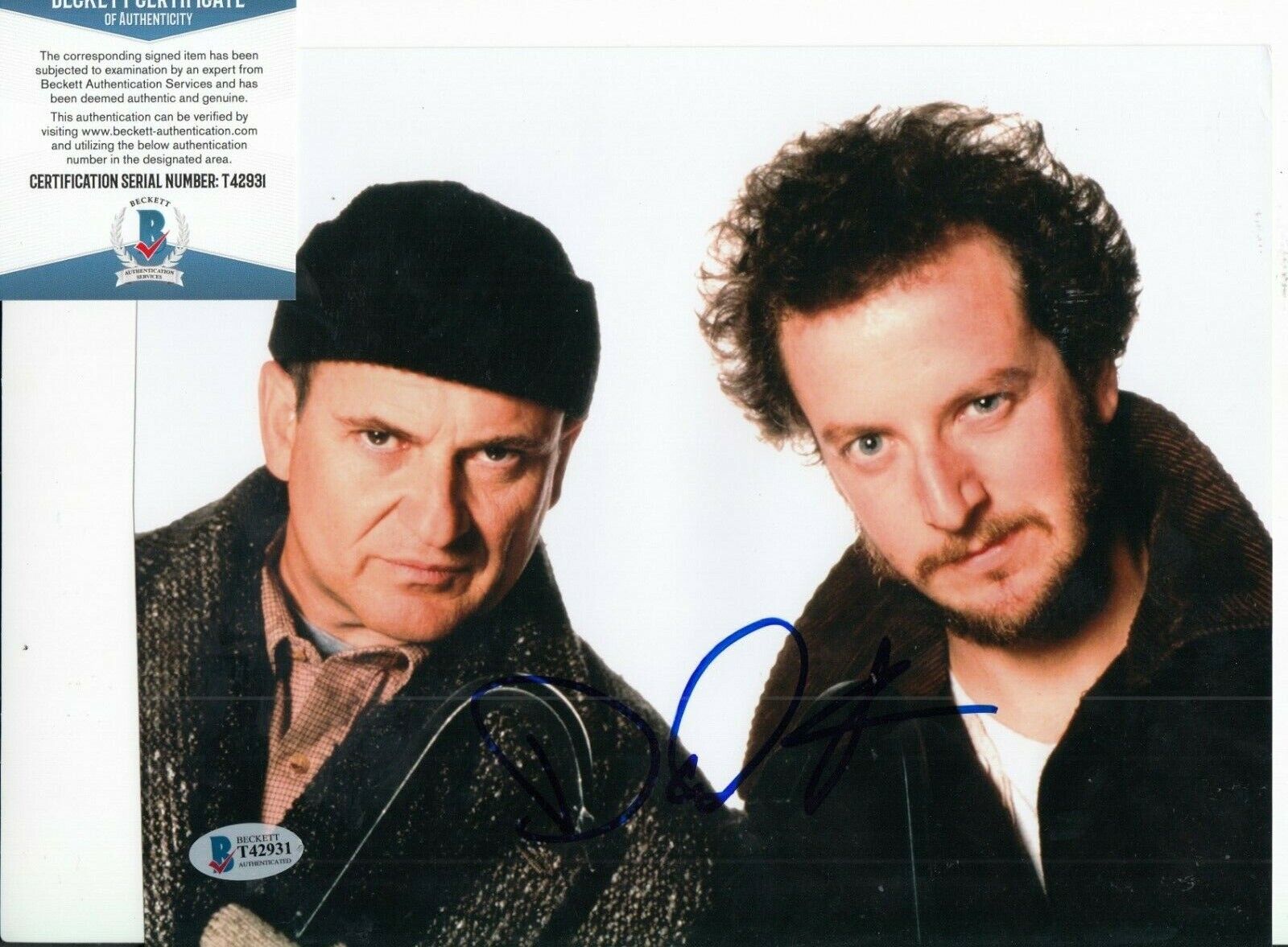 DANIEL STERN signed (HOME ALONE) Movie 8X10 Photo Poster painting *Marv* BECKETT BAS T42931