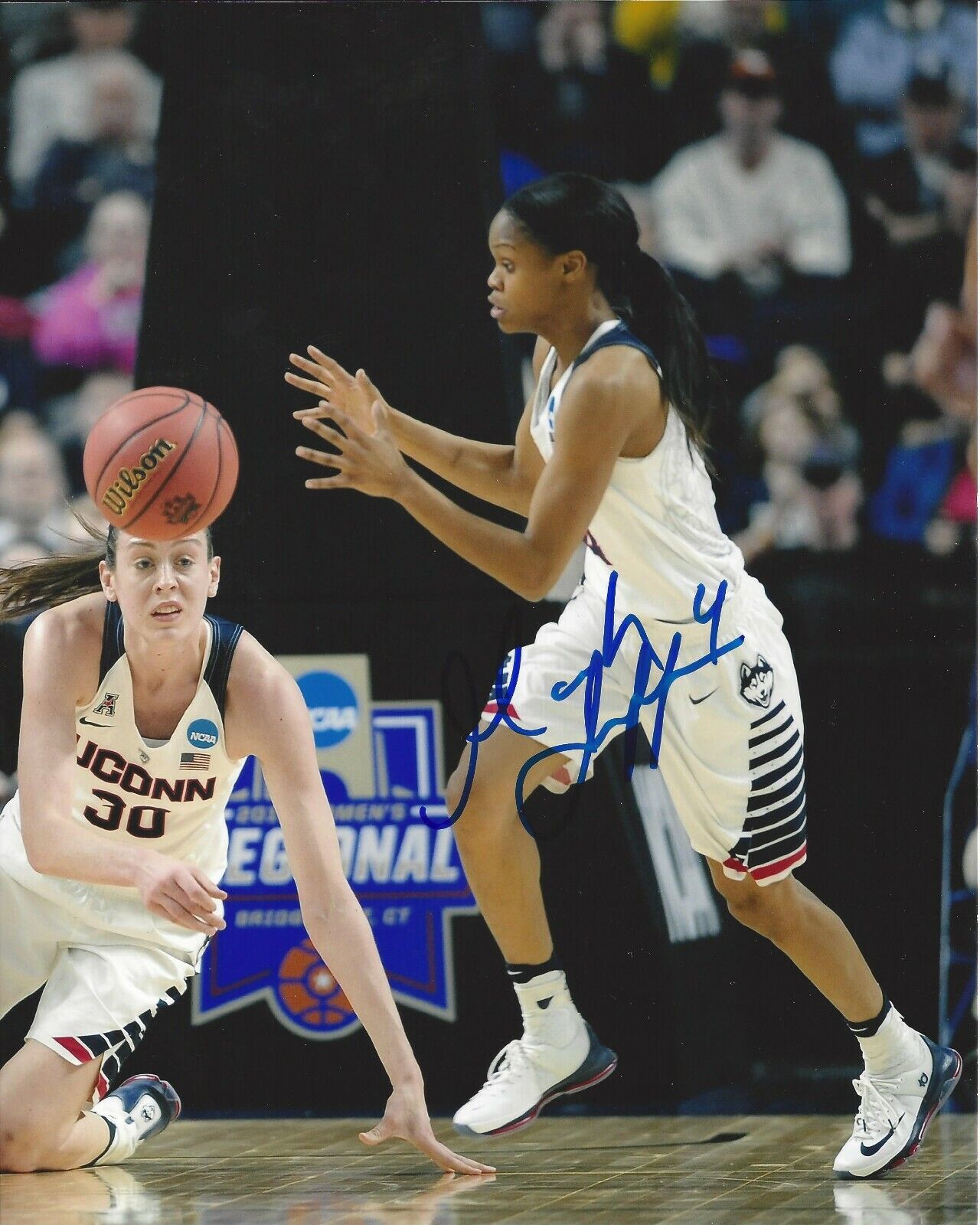 Moriah Jefferson Autographed 8x10 UCONN Huskies Wings Shipping A513