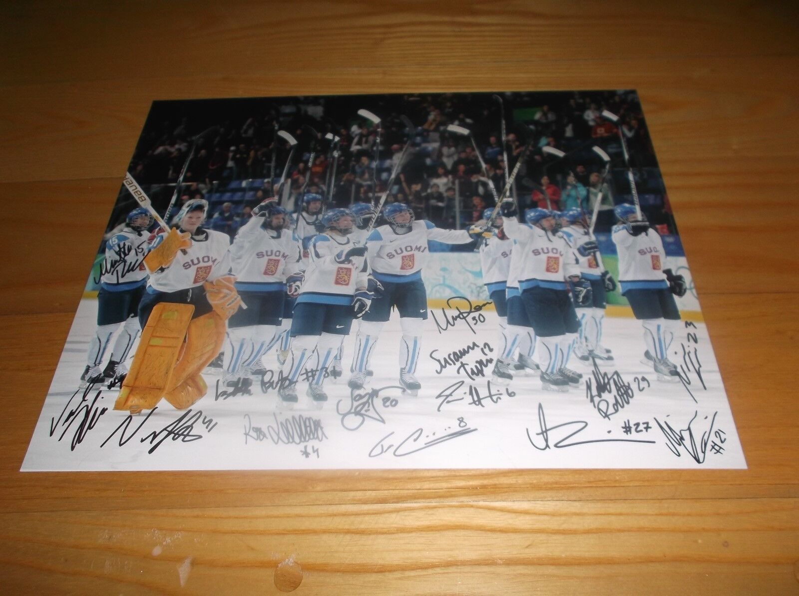 2010 Winter Olympics Team Finland Women's Hockey 11 x 14 Photo Poster painting Signed by 14 COA