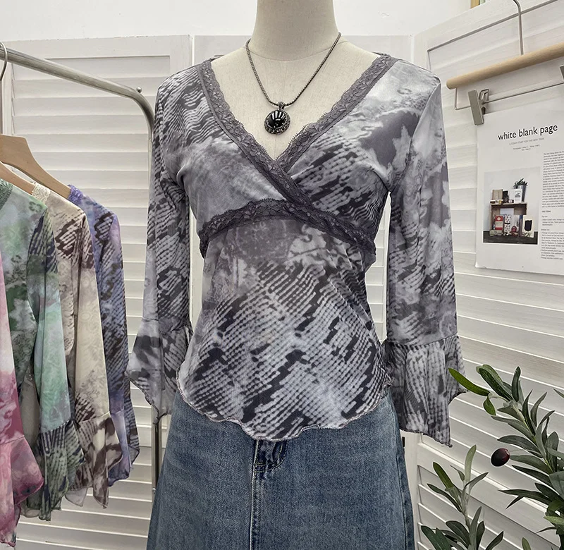 Uveng Picts Picts Retro Tie-Dye-Print Yarn Lace V-Neck Low-Breast Horn Sleeves Short Thin T-Shirt Top 8836