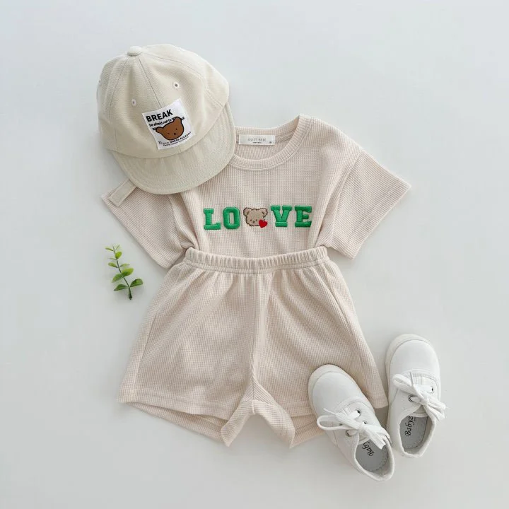 2pcs Baby Toddler Boy/Girl Bear & Letter Embroidery Short Sleeve T-Shirt and Shorts Set