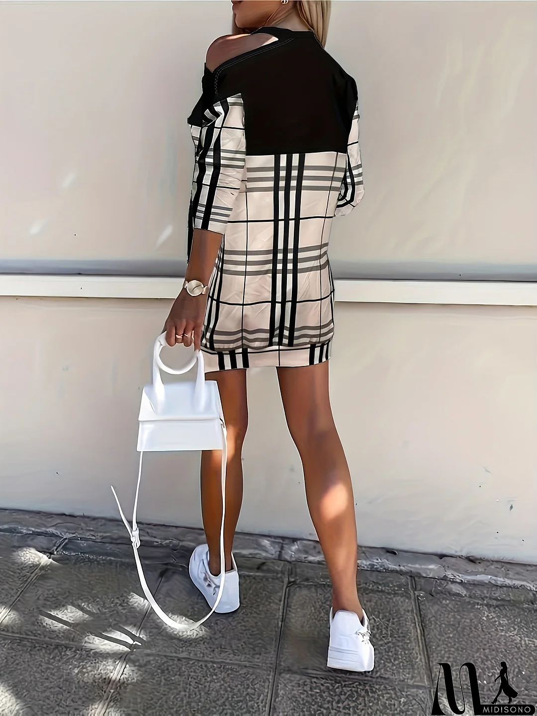 MidiSono - Simple and Stylish Dress