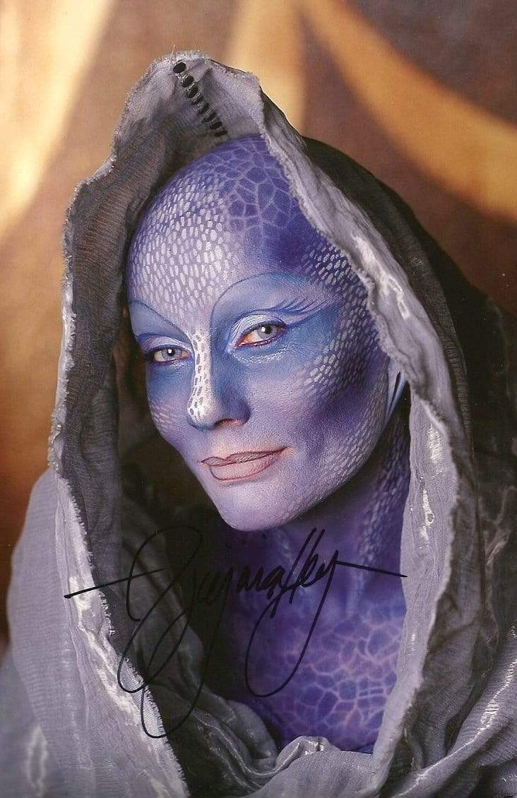 Virginia Hey ACTRESS Pa'u Zotoh FARSCAPE autograph, In-Person signed Photo Poster painting