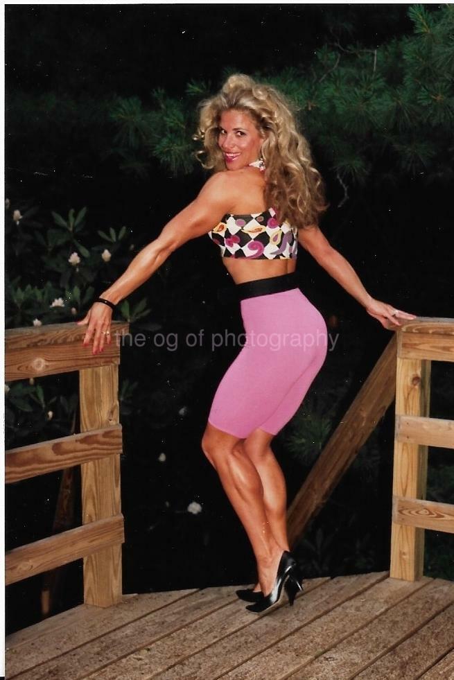 VERY PRETTY WOMAN 80's 90's FOUND Photo Poster painting Color FITNESS MODEL Original EN 110 17 W