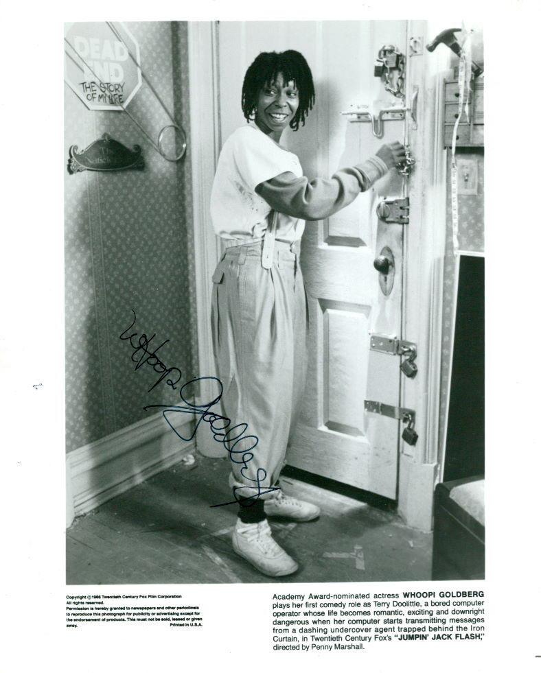 Whoopi Goldberg (Jumpin' Jack Flash) (Vintage) signed Photo Poster painting COA