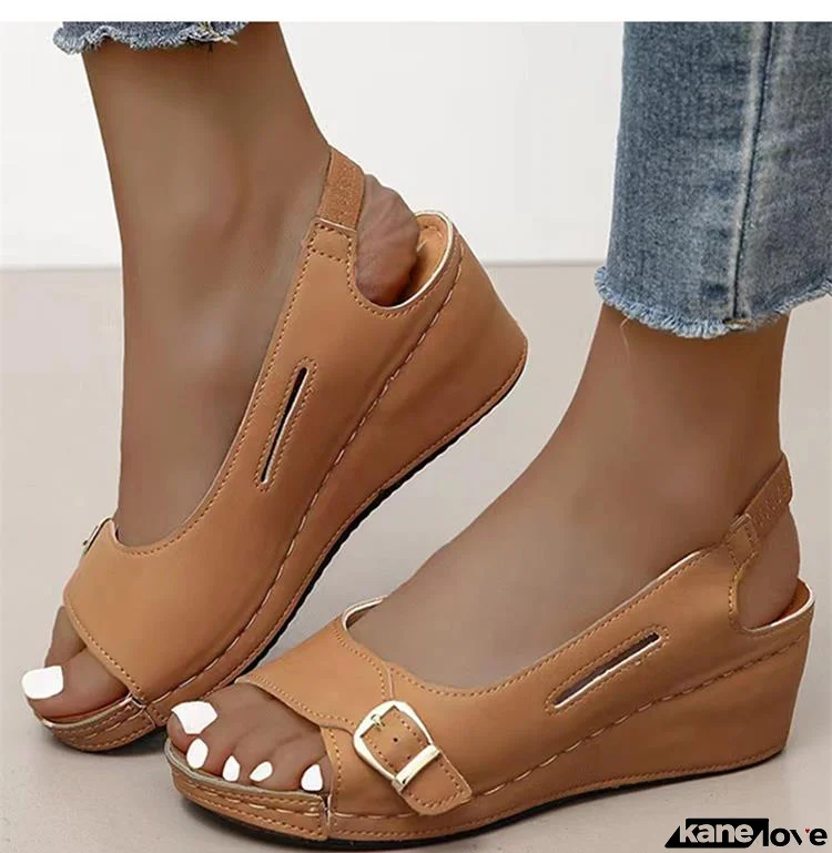 Sleek and breezy Sandals