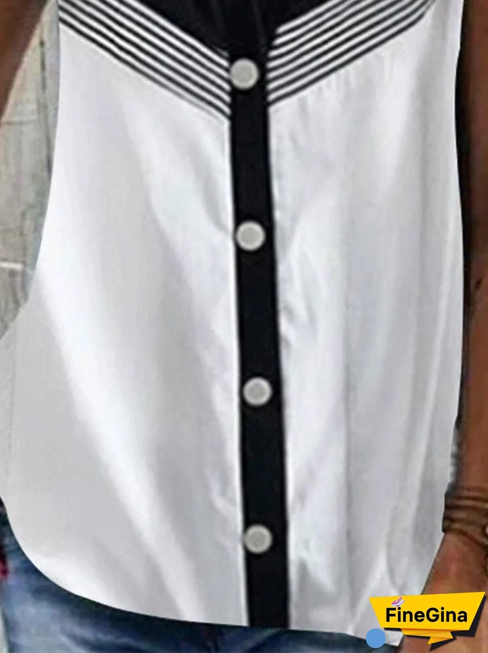 Women's Black and White V-neck Sleeveless Striped Top