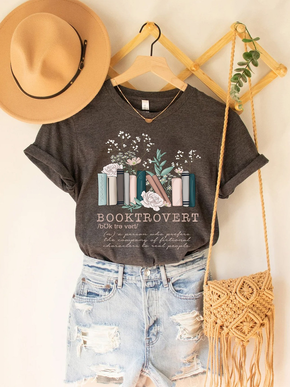 Girl Booktrovert Book Lovers T-shirt