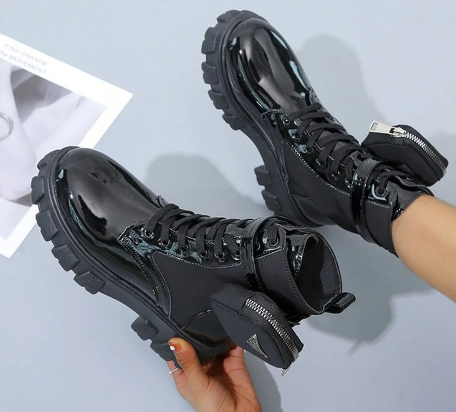 Black Punk Ankle Platform Motorcycle Martin Boots Women Lace Up Chunky Heel Belt Buckle Pocket Designer Shoes Women