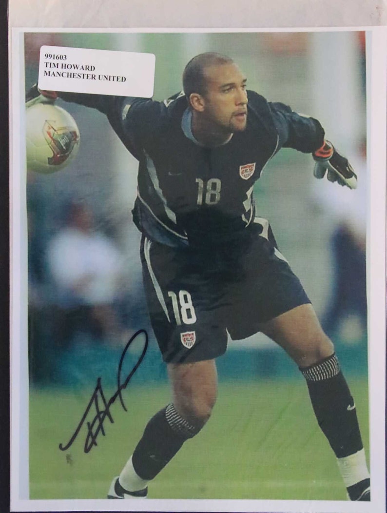 Tim Howard Signed Autographed Soccer Glossy 8x10 Photo Poster painting Manchester United - COA Matching Holograms