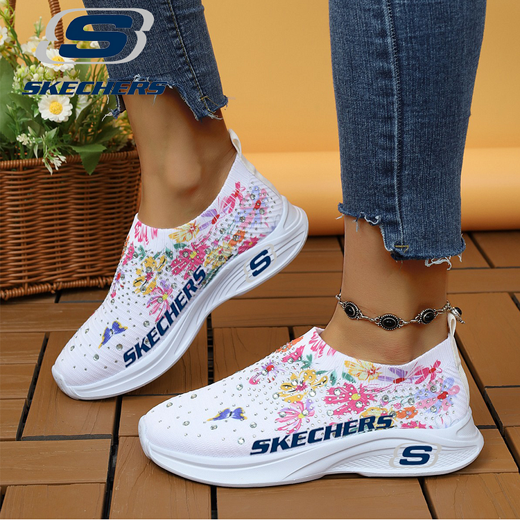 ODDYCHAJĄCE I WYGODNE DAMSKIE BUTY NA KOTURNIE SKECHERS® Z MIĘKKĄ PODESZWĄ