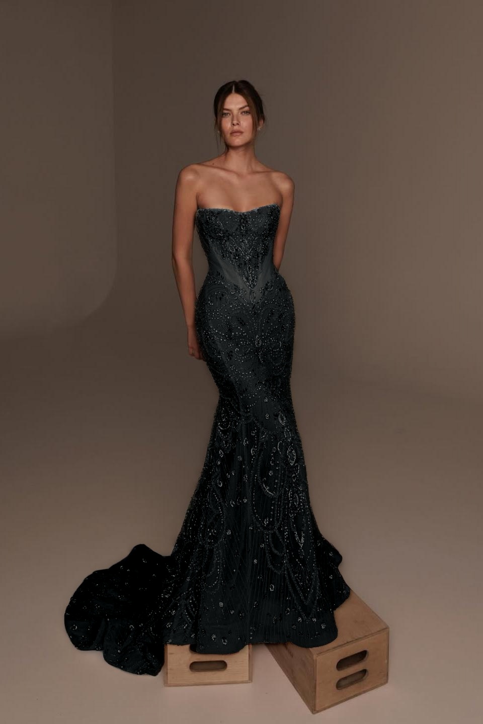 Lussooy Glamorous Sleeveless Sweetheart Mermaid Long Prom Dress with Beadings 