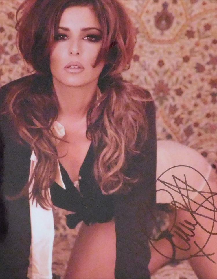 CHERYL Signed Sexy Photo Poster paintinggraph - Singer / Presenter / TV Panelist - preprint